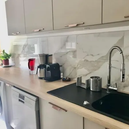Le Bouscat: Un Superbe En Apartman Le Bouscat